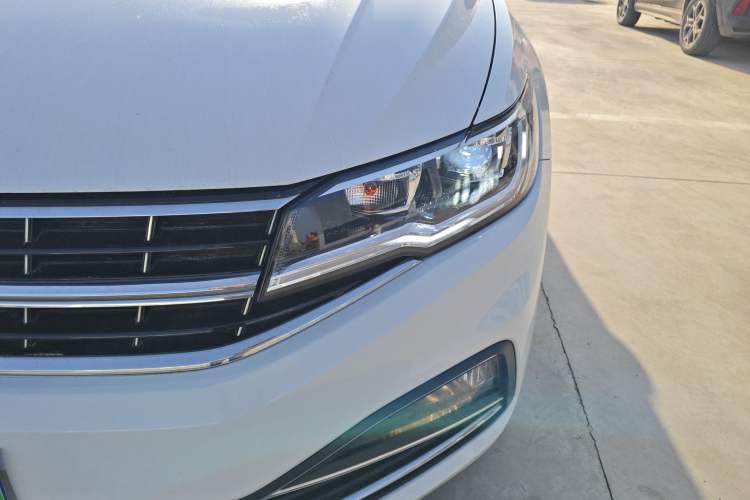 Used Volkswagen Bora 2020 1.5L Automatic Comfort Model Left Front Headlight