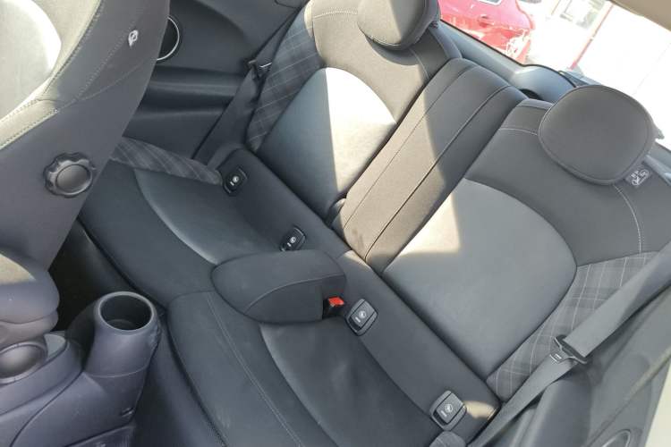 Used MINI 2014 2.0T COOPER S Fun Left Rear Seat