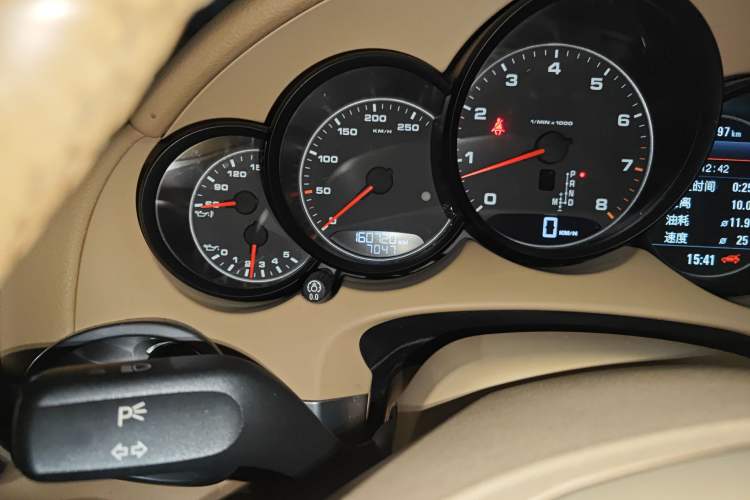 Used Porsche Cayenne 2014 Cayenne Platinum Edition 3.0T