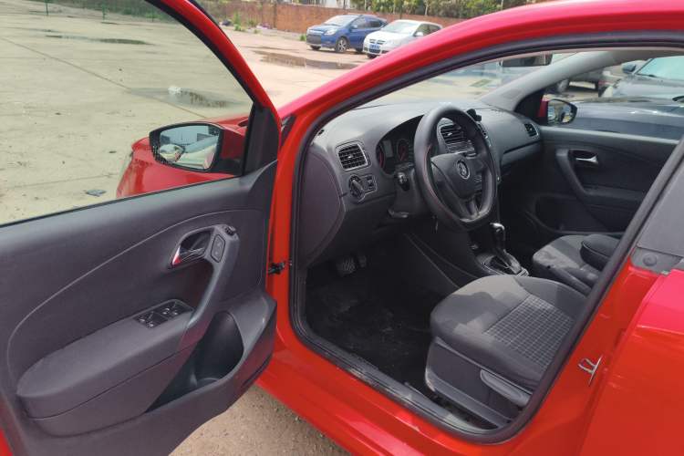 Used Volkswagen Polo 2014 1.4L Automatic Comfort Edition Driver Seat