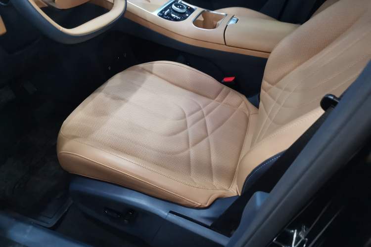 Used Geely Galaxy Xingjian 7 EM-i 2025 120km Exploration+ Version
