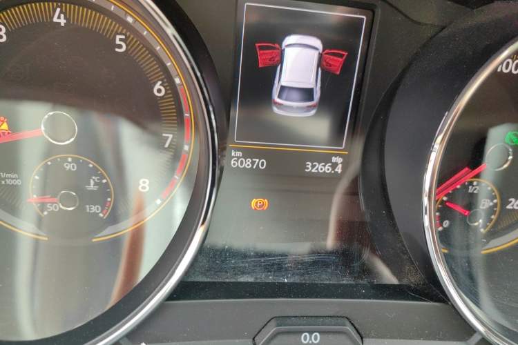 Used Volkswagen Tiguan L 2019 Revised Version 330TSI Automatic Two-Wheel Drive Panoramic Comfort Edition China V Standard Odometer Close Up