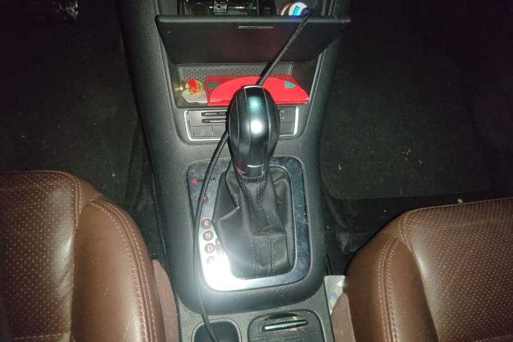 Used Volkswagen Tiguan 2013 1.8 TSI Automatic All-Wheel Drive Luxury Model Gear Lever