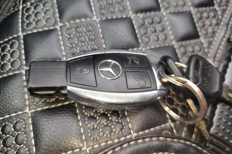 Used Mercedes-Benz M-Class 2012 ML 300