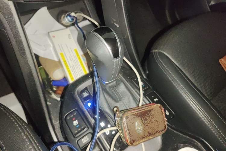 Used Hyundai Grand SantaFe 2013 2.2T 7-Seater Four-Wheel-Drive Flagship Edition Gear Lever