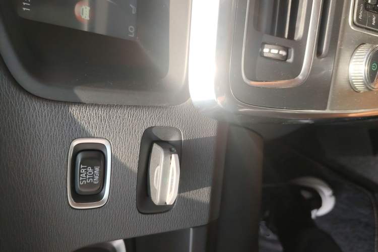 Used Volvo S60 2014 S60L 2.0T Zhiyuan Edition