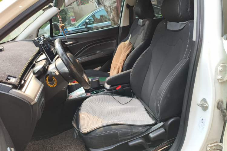 Used NETA V 2021 Standard Range Entertainment Edition Left Front Seat