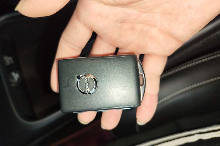 Used Volvo XC40 2020 T4 Four-Wheel Drive Smart & Sporty Edition Vehicle Key