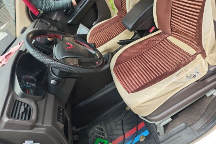 Used Wuling Hongguang V 2022 1.5L Enjoy Edition Electric-Powered LAR Left Front Seat