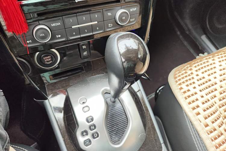 Used Renault Koleos 2015 2.5L Two-Wheel Drive Comfort Edition Gear Lever