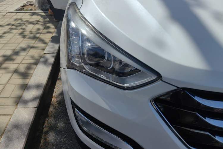 Used Hyundai Santa Fe 2013 Revised Version 2.4L Automatic All-Wheel Drive Smart Type