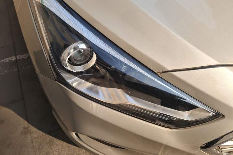 Used Hyundai Mistra 2019 1.8L Automatic Deluxe DLX Model China VI Standard Right Front Headlight