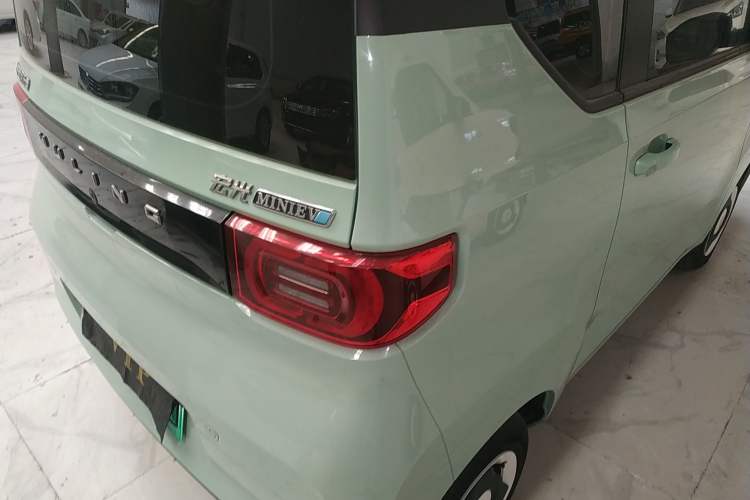 Used Wuling Hongguang MINIEV 2021 Macaron Premium Model – Lithium Iron Phosphate
