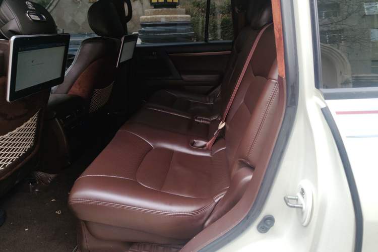 Used Toyota Land Cruiser 2019 4.0L VX-R Lowered Suspension Middle East