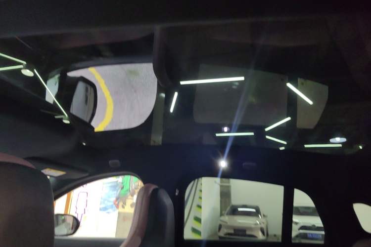 Used Nio EC6 2025 75 kWh Headliner