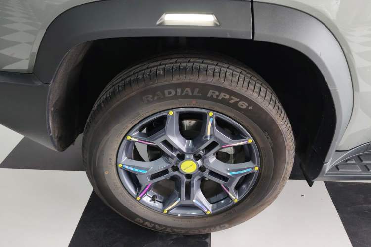 Used JETOUR Traveler 2023 2.0T All-Wheel-Drive CrossPRO Right Rear Wheel Hub