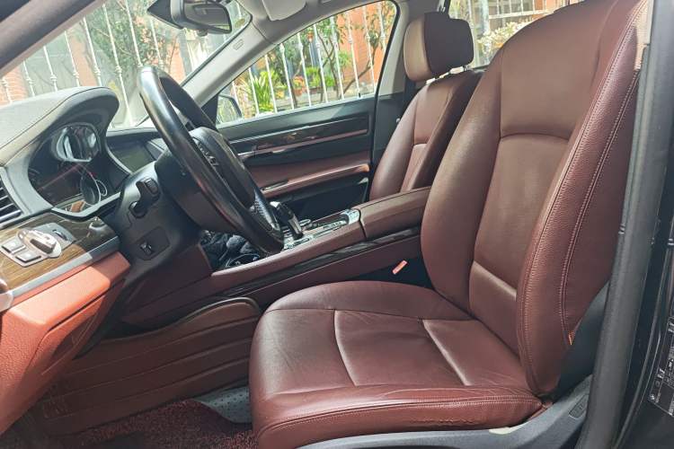 Used BMW 7 Series 2013 730Li Leading Model
