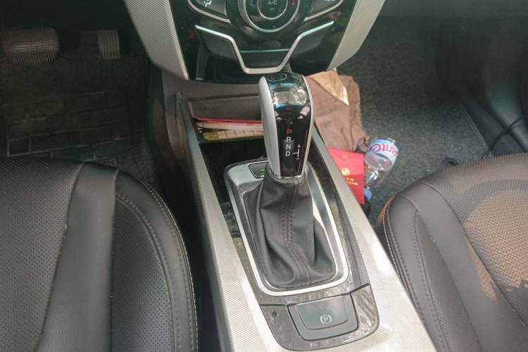 Used Luxgen U6 SUV 2017 1.8T Enhanced Charm Edition Gear Lever