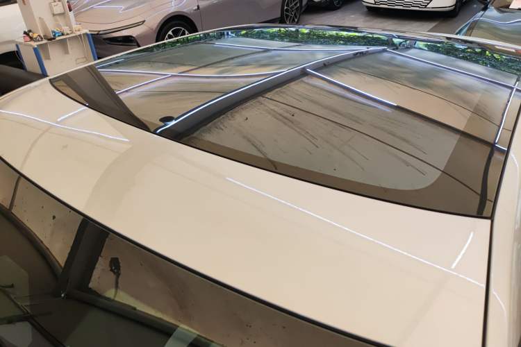 Used XPeng P7 2025 Model—750 All-Wheel-Drive High-Performance Ultra
