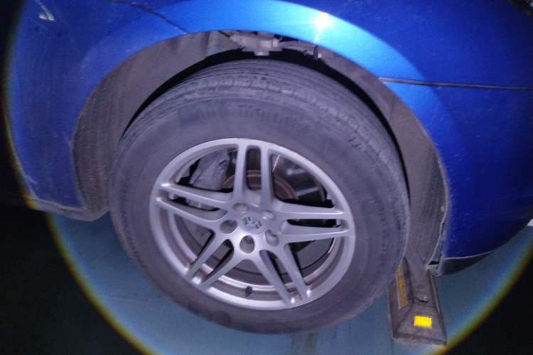 Used Porsche Macan 2014 Macan 2.0T Right Front Wheel Hub