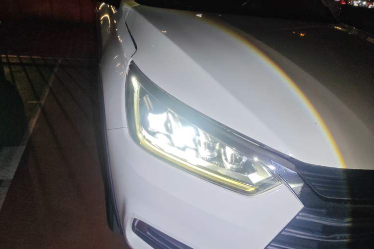 Used BYD Song New Energy 2019 Song DM 1.5TID Smart Connect Premium Model Right Front Headlight