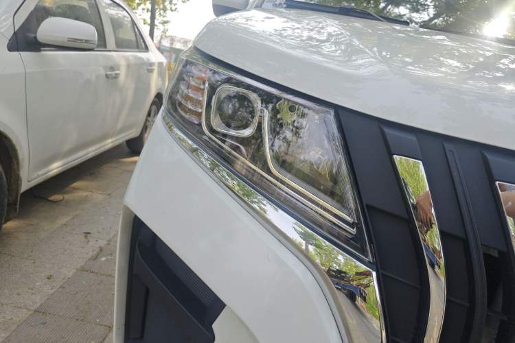 Used BAW Ruisheng Ace M7 2023 2.0L Automatic Long Wheelbase Enjoyment Version 7 Seats Right Front Headlight