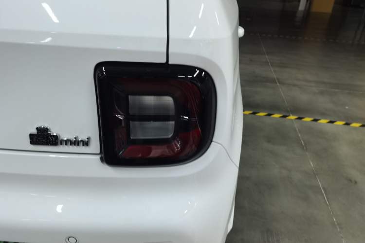 Used Geely Galaxy Panda 2024 Panda Mini 200km Endurance Bear
