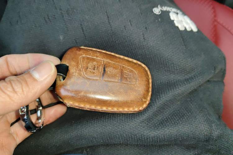 Used Hyundai Santa Fe 2013 2.4L Automatic Two-Wheel Drive Smart Version Vehicle Key