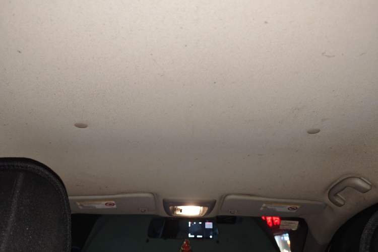 Used Chevrolet Aveo Sonic 2014 Sedan 1.4 SL MT Comfort Edition Headliner