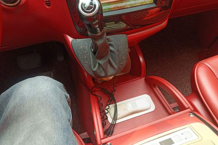 Used Mercedes-Benz Vito 2013 3.0L Elite Edition Gear Lever