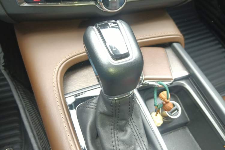 Used Volvo V90 2020 Cross Country T5 AWD Prestige Edition Gear Lever