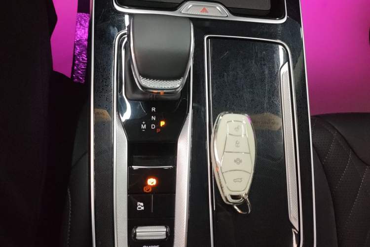 Used Hongqi HS5 2023 2.0T Qixiang Pro Edition Gear Lever