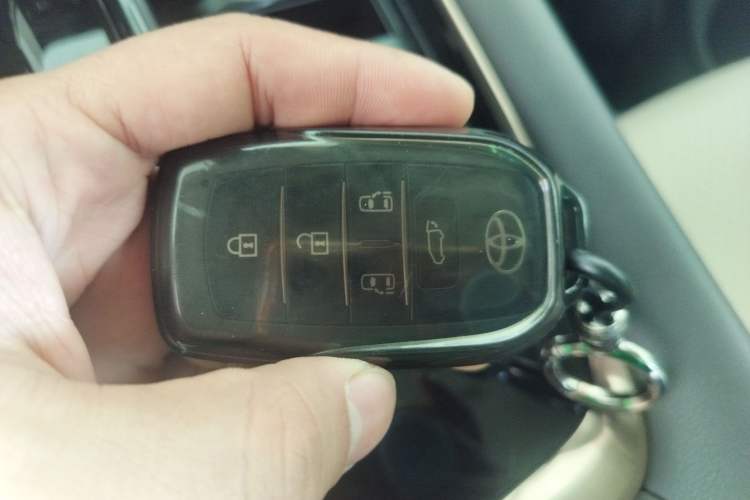 Used Toyota Vellfire 2024 Crown Dual-Engine 2.5L Ultimate Edition
