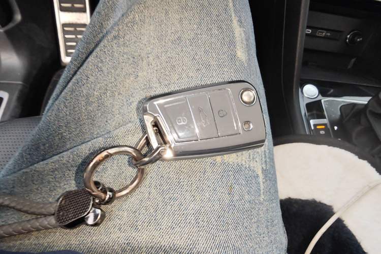 Used Volkswagen Tiguan L 2023 330TSI Automatic Two-Wheel Drive R-Line Enjoyment Edition Vehicle Key