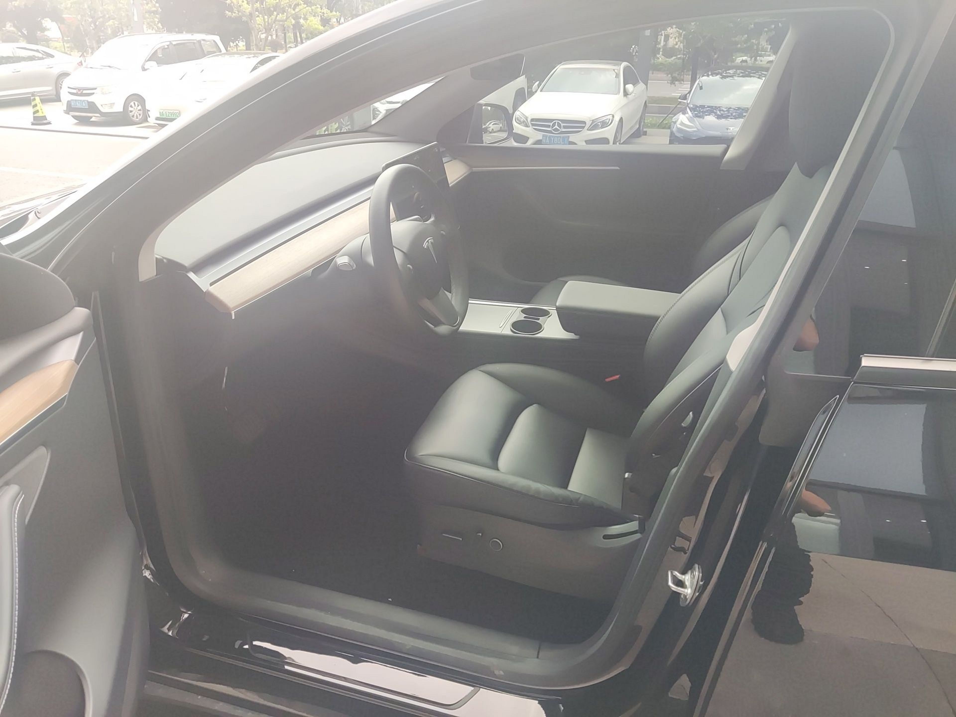 Переднее сиденье в автомобиле