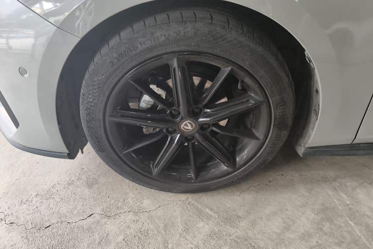 Used CHANGAN UNI-V 2022 1.5T Smart Navigation Version
