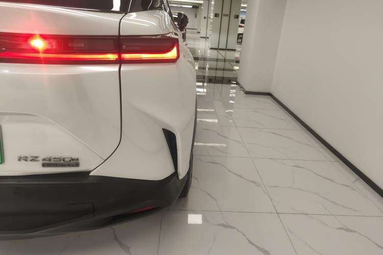 Used Lexus RZ 2023 450e All-Wheel-Drive Long-Range Version Right Rear Taillight