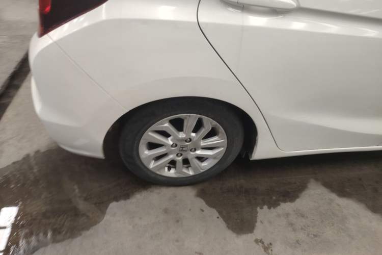 Used Honda Fit 2018 1.5L CVT Comfort Sunroof Version Exterior 5