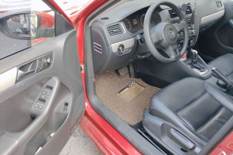 Used Volkswagen Sagitar 2012 1.6L Automatic Comfort Edition
