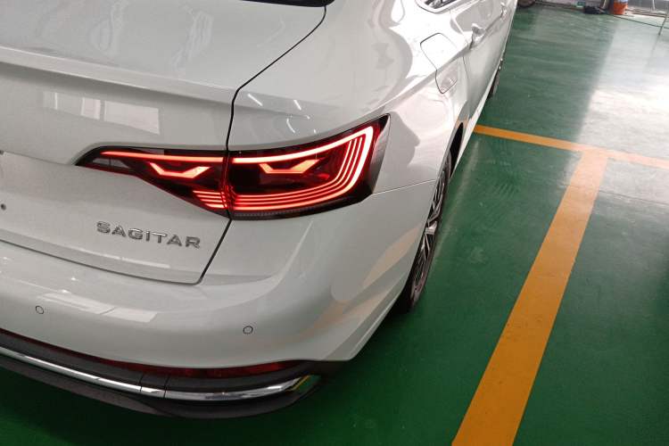 Used Volkswagen Sagitar 2025 Facelift 200TSI DSG Flyover Edition Right Rear Taillight