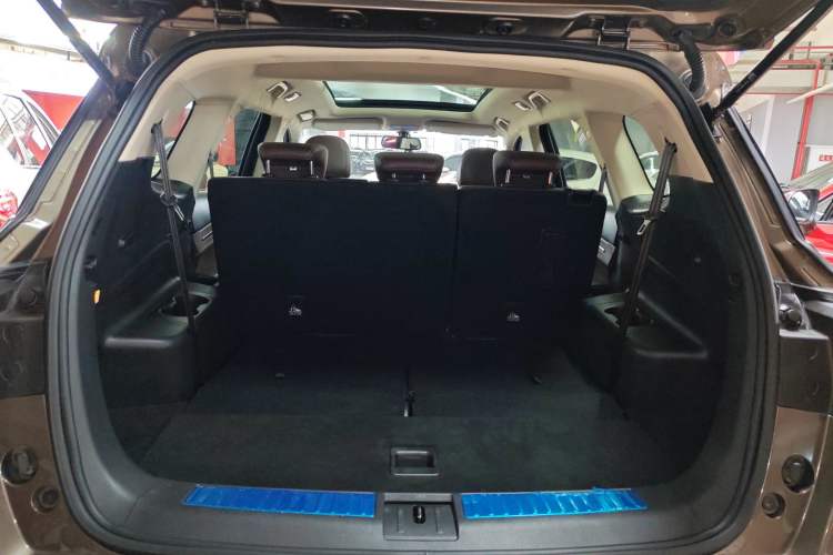 Used TRAUM S70 2018 1.5T Automatic Comfort Model 7 Seats Trunk