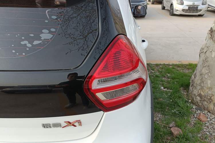 Used Geely Auto Vision X1 2017 1.3L Manual Frenzy Edition
