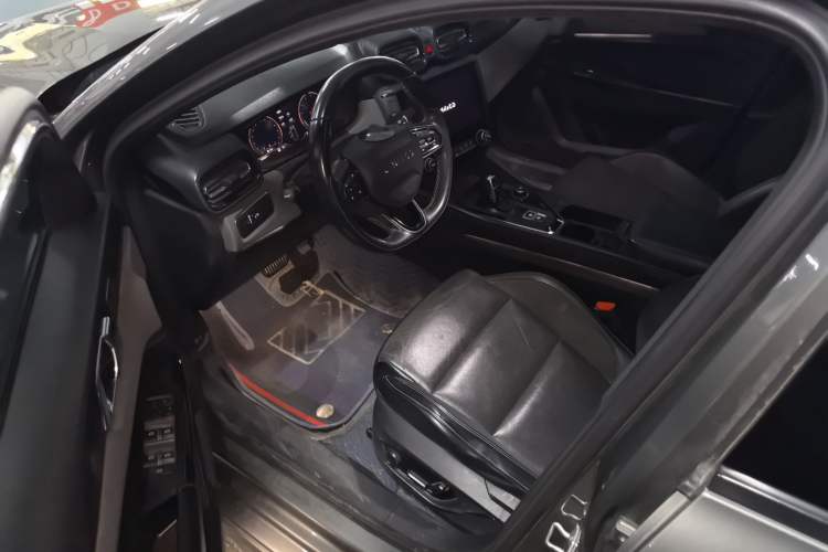 Used Lynk & Co 03 2022 2.0TD DCT JingPro Driver Seat