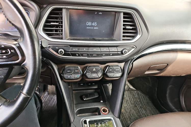 Used GAC Group Qizhi PHEV 2019 1.5L Smart Connect Premium Edition Audio And AC Panel