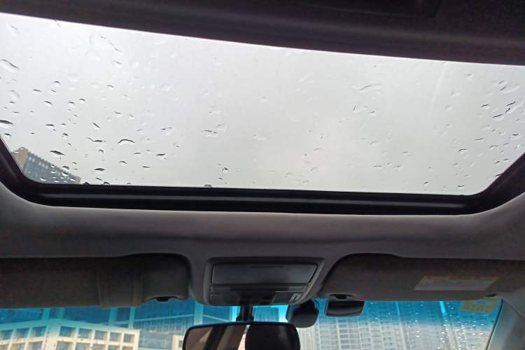 Used Honda Crosstour 2012 2.4L Luxury Edition Headliner