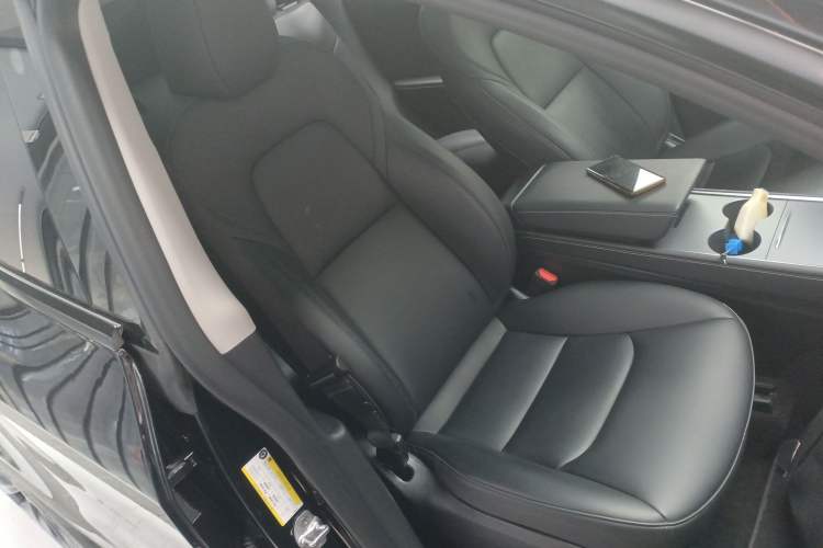 Used Tesla Model Y 2023 Rear-Wheel-Drive Version Right Front Seat