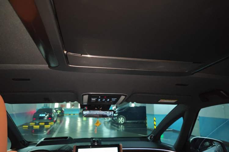 Used Toyota Alphard 2024 Dual-Engine 2.5L Deluxe Edition