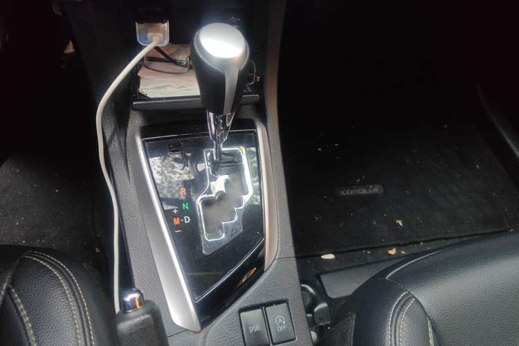 Used Toyota Corolla 2017 Revised Version 1.2T S-CVT GL-i Gear Lever