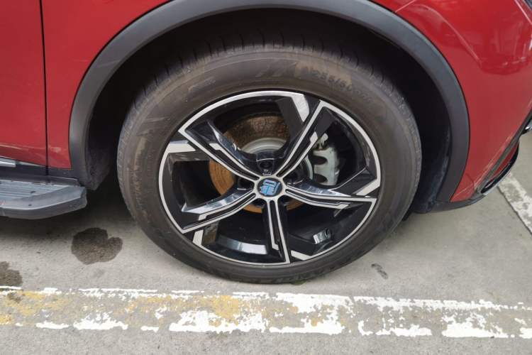 Used BYD Tang New Energy 2021 DM-i 112KM Prestige Model Right Front Wheel Hub