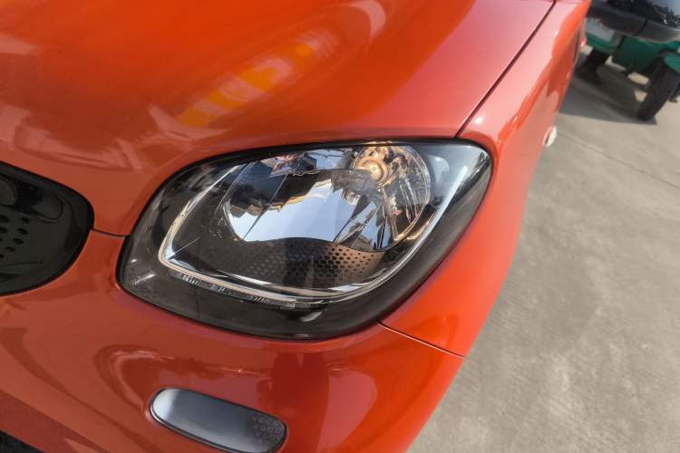 Used smart forfour 2016 1.0L 52 kW Passion Edition
